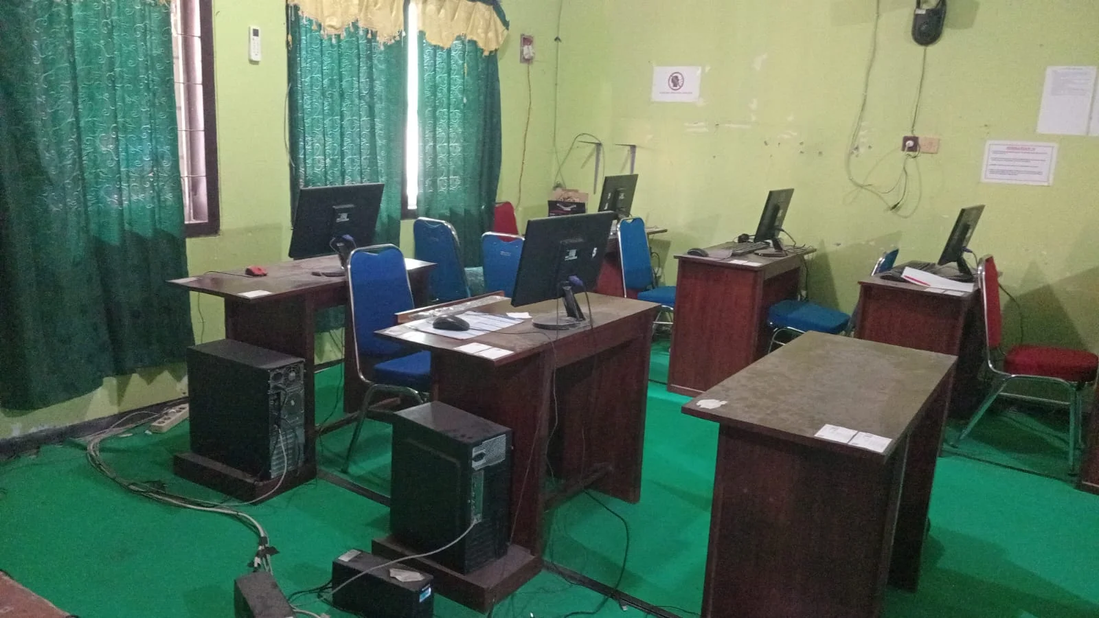 Laboraturim Komputer/TIK